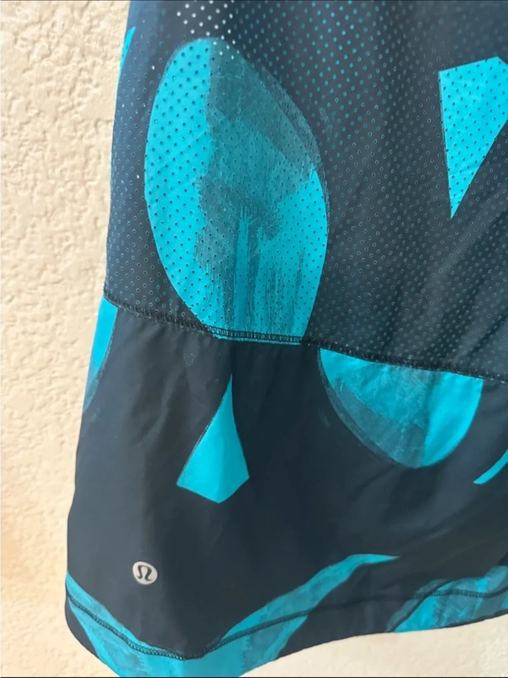 lululemon athletica Sleeveless Hooded Vest in Teal and Black